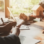 De ce s-au scumpit locuințele?